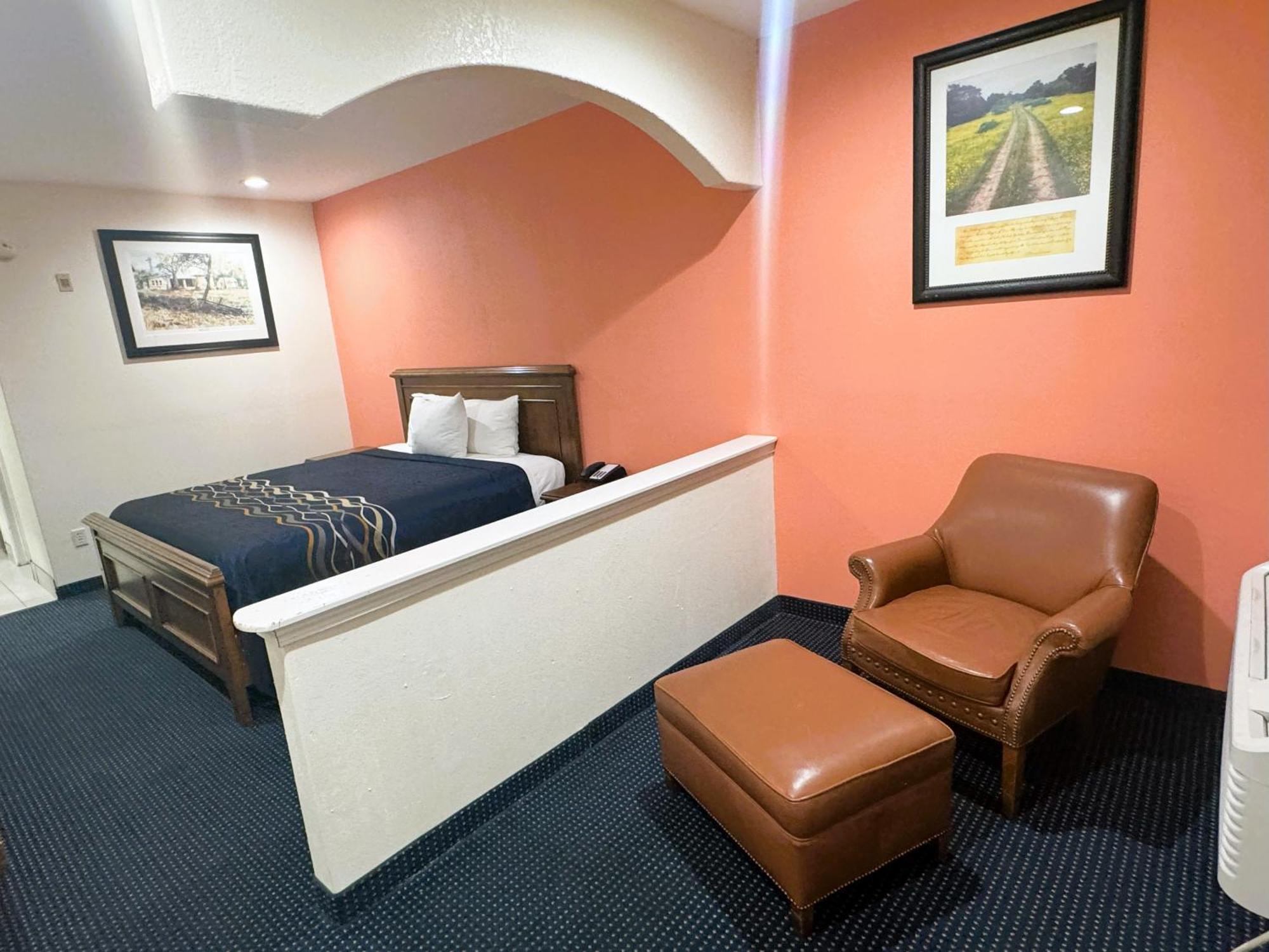 Pecan Valley Inn & Suites 샌안토니오 외부 사진