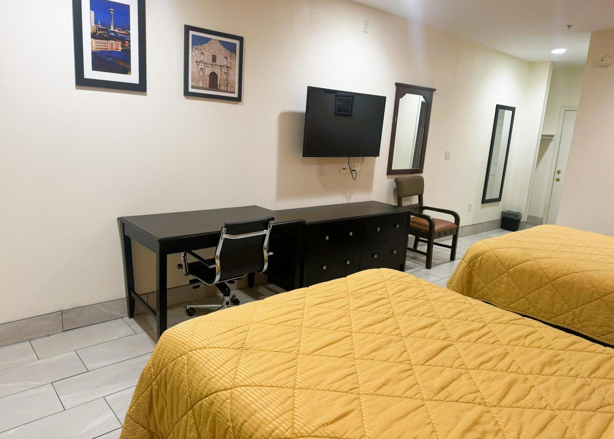 Pecan Valley Inn & Suites 샌안토니오 외부 사진